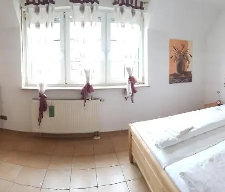 Adler Gaststube Biergarten 酒店 3*