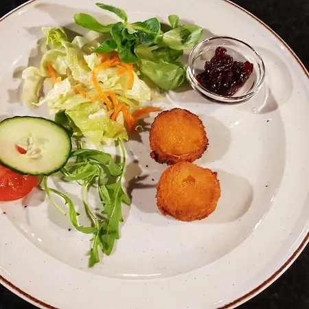 Hotel Adler Gaststube Biergarten 3*